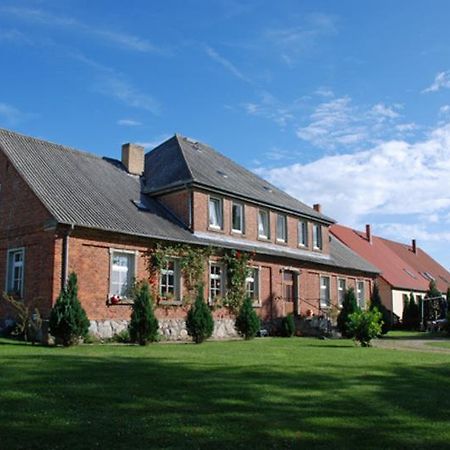 Ferienwohnungen Im Gutshaus Gnies Esterno foto