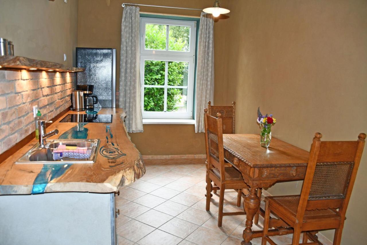 Ferienwohnungen Im Gutshaus Gnies Esterno foto