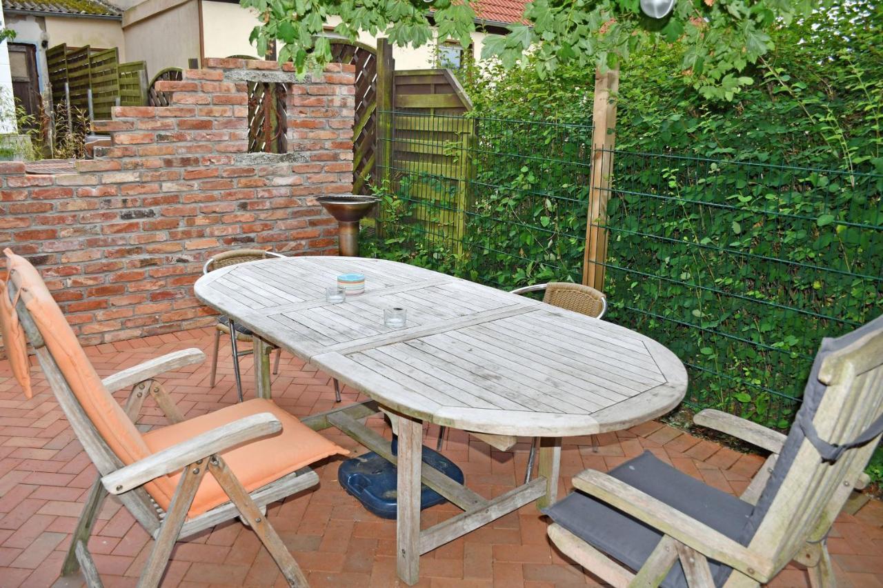Ferienwohnungen Im Gutshaus Gnies Esterno foto