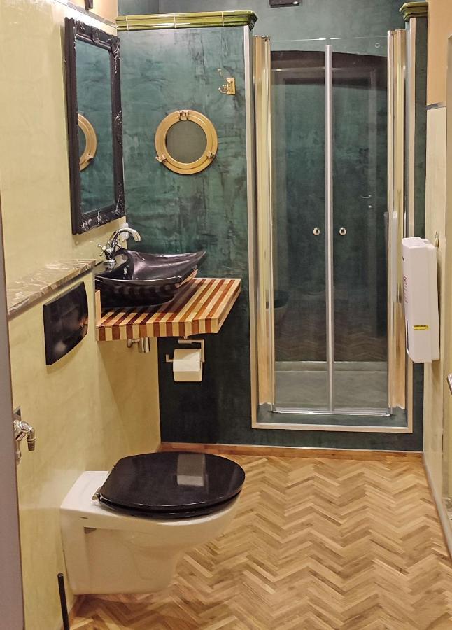 Ferienwohnungen Im Gutshaus Gnies Esterno foto
