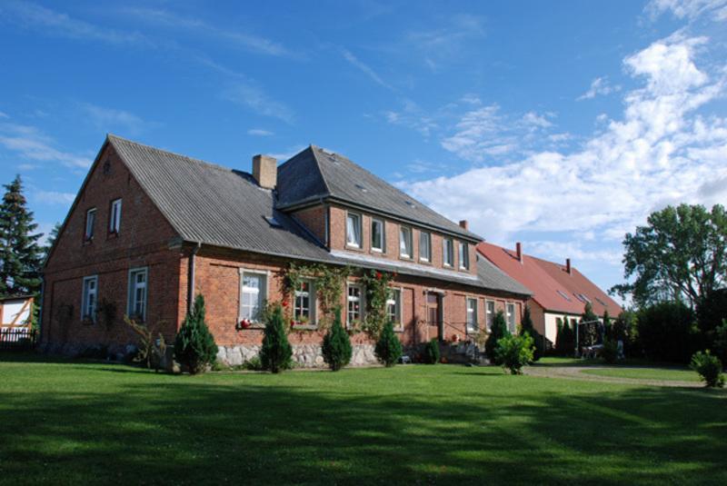 Ferienwohnungen Im Gutshaus Gnies Esterno foto