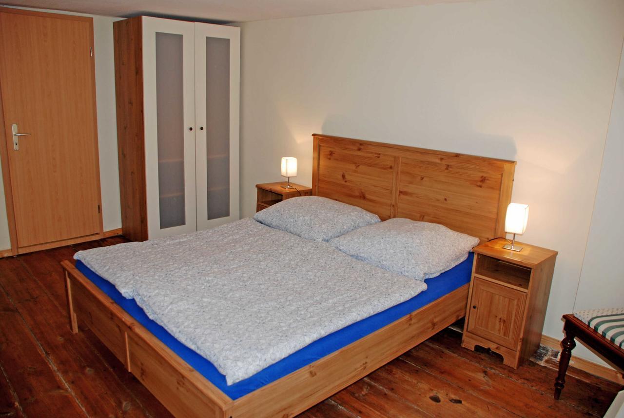 Ferienwohnungen Im Gutshaus Gnies Esterno foto