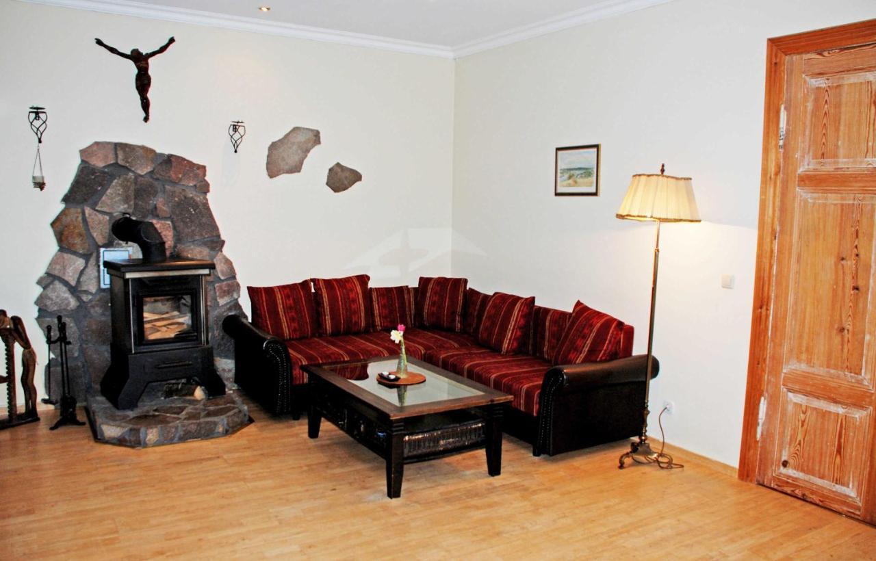 Ferienwohnungen Im Gutshaus Gnies Esterno foto