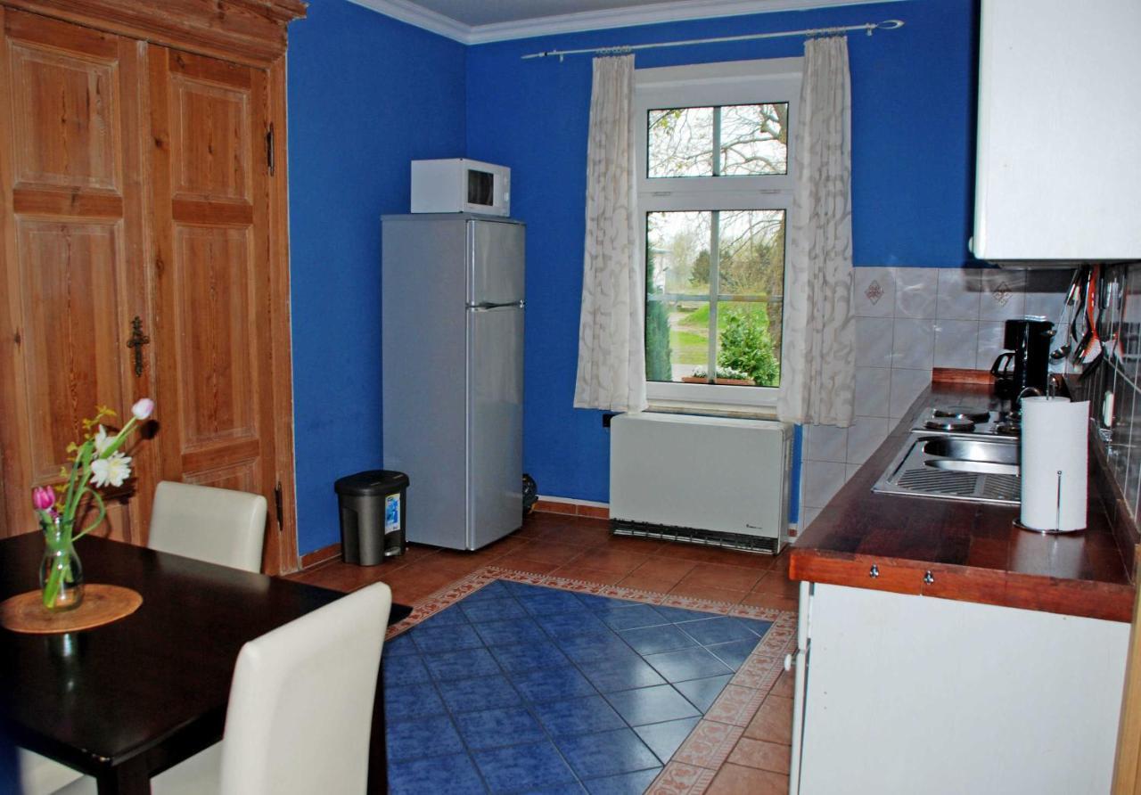 Ferienwohnungen Im Gutshaus Gnies Esterno foto