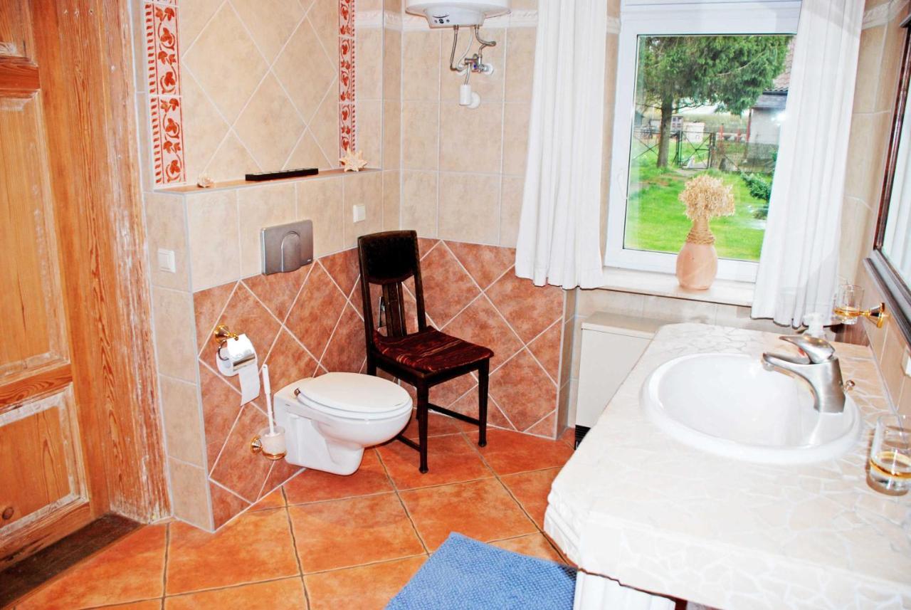 Ferienwohnungen Im Gutshaus Gnies Esterno foto