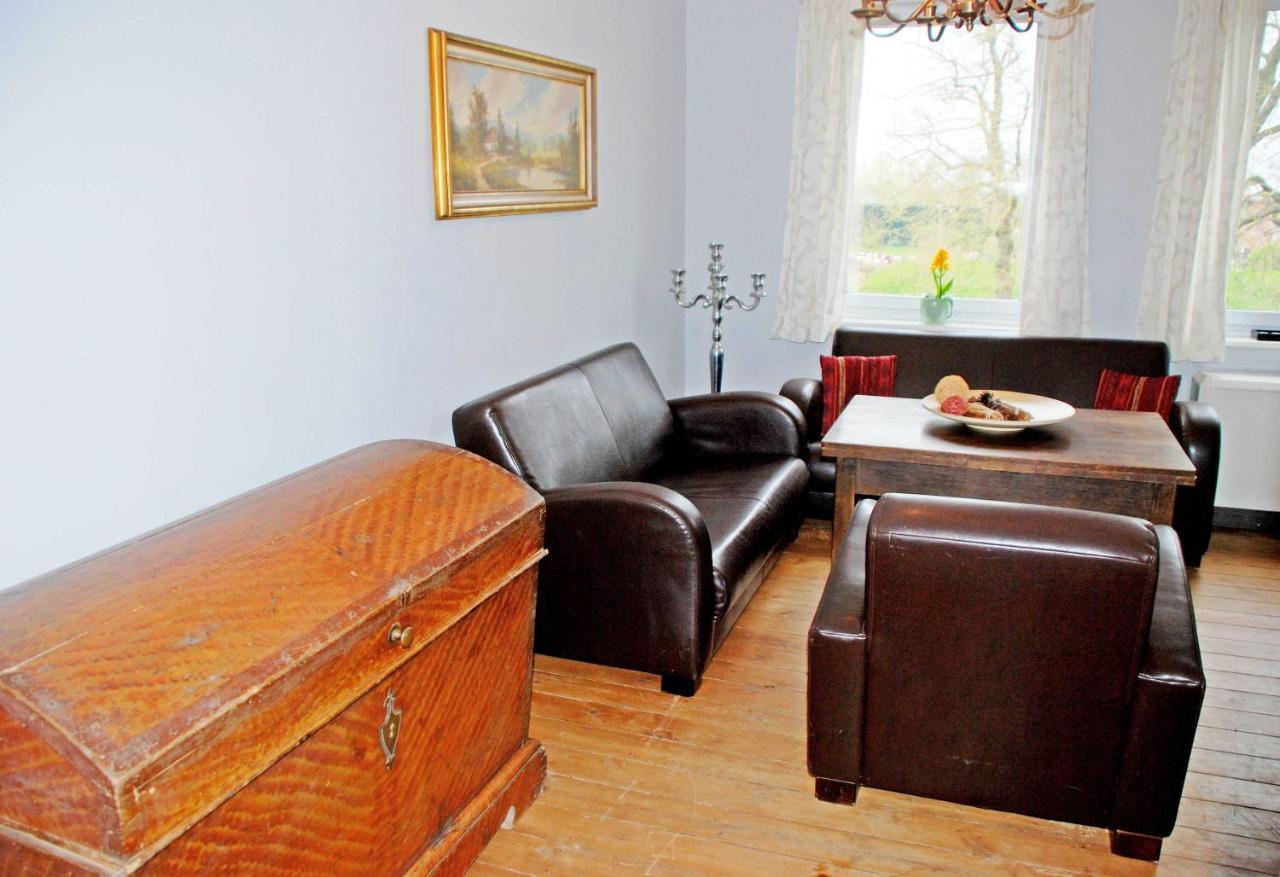 Ferienwohnungen Im Gutshaus Gnies Esterno foto