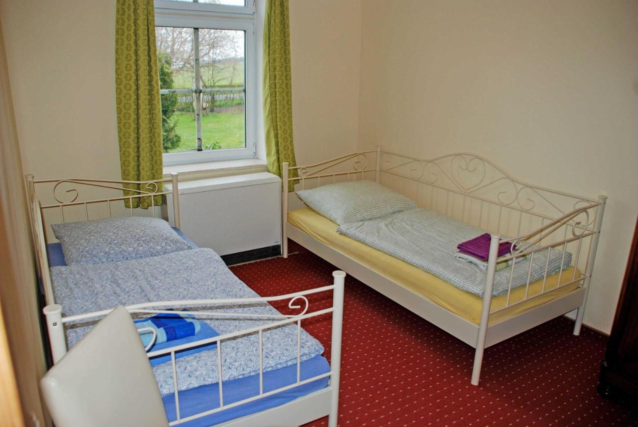 Ferienwohnungen Im Gutshaus Gnies Esterno foto
