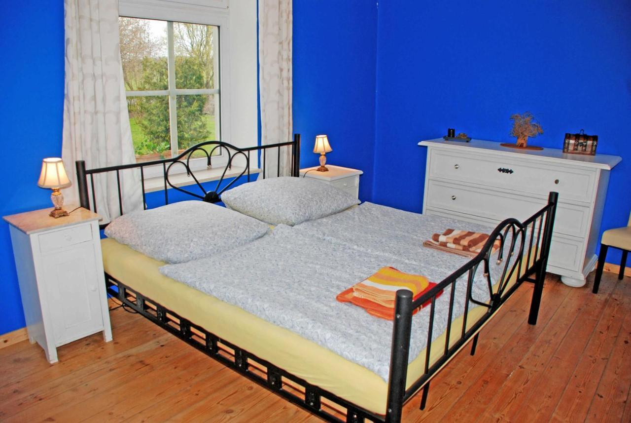 Ferienwohnungen Im Gutshaus Gnies Esterno foto