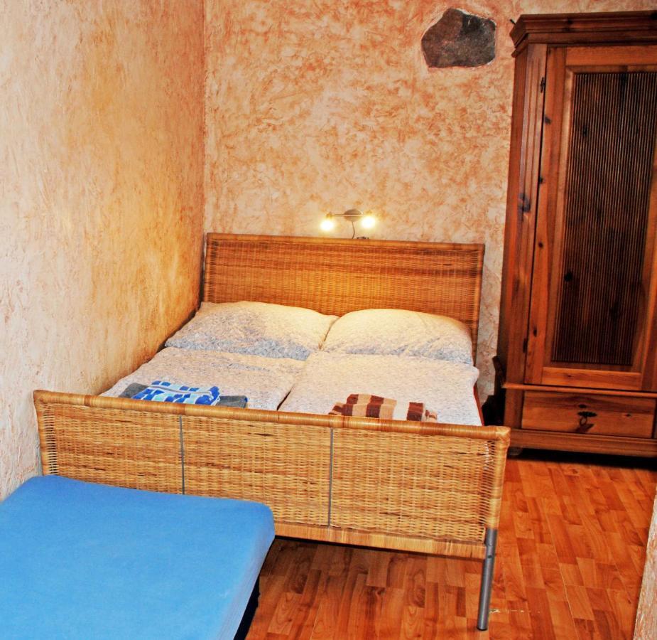 Ferienwohnungen Im Gutshaus Gnies Esterno foto