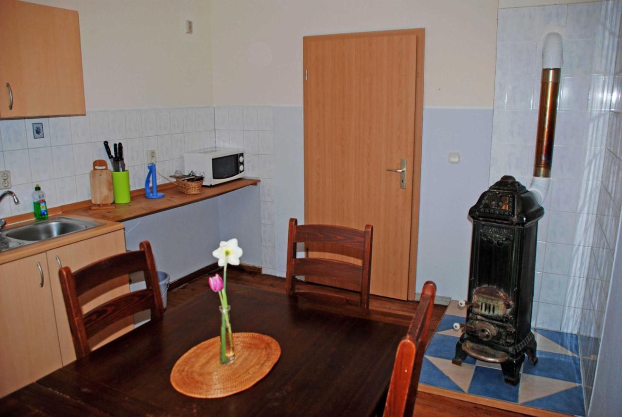 Ferienwohnungen Im Gutshaus Gnies Esterno foto